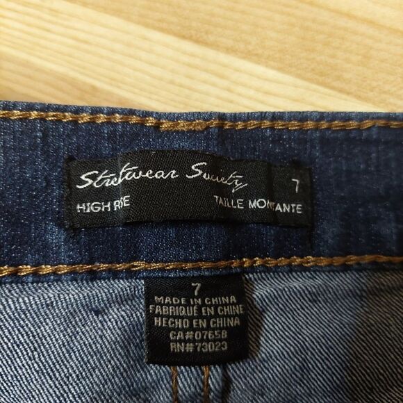 Streetwear Society Hight Rise Cut off Jean Shorts - Picture 9 of 11